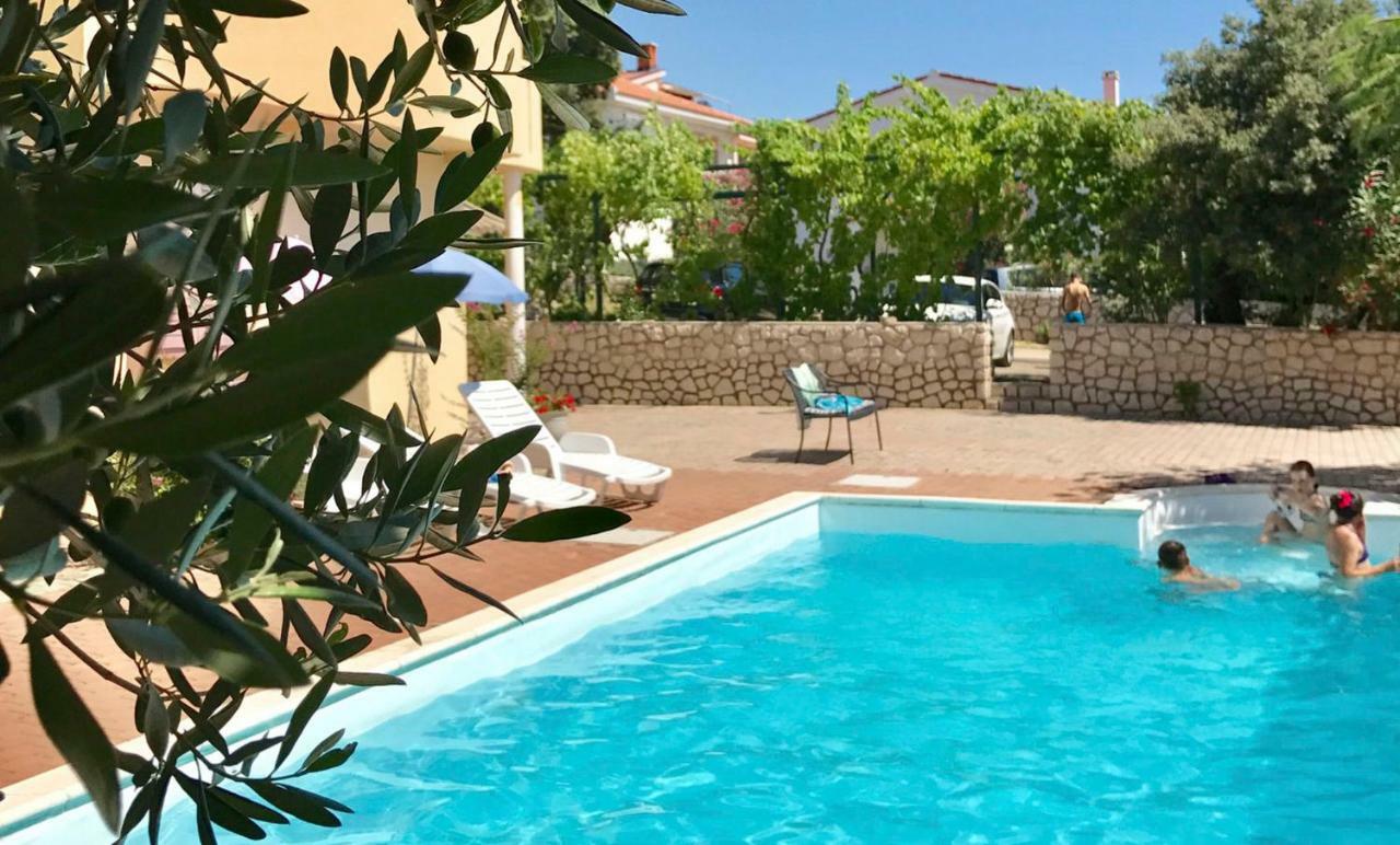 Apartments Villa Ana Mandre Eksteriør bilde